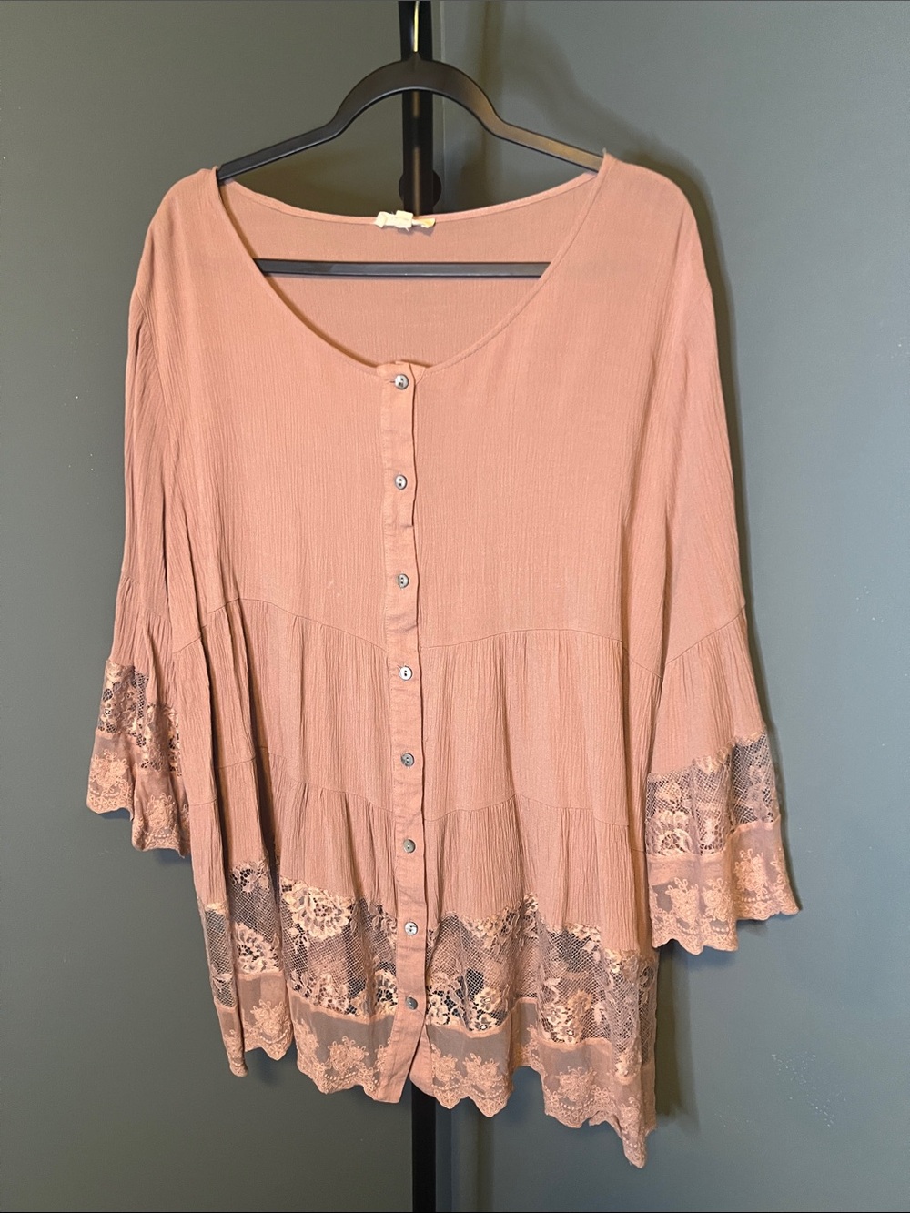 Oddi Rose/Mauve Button-Front Lace-Trim Blouse